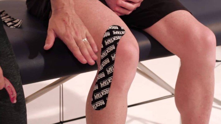 How to Put Muscle Tape on Knee