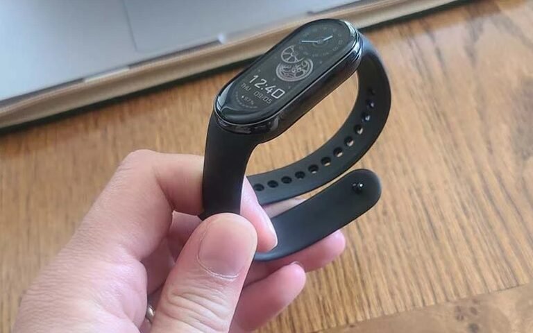 Best Fitness Trackers Under $30
